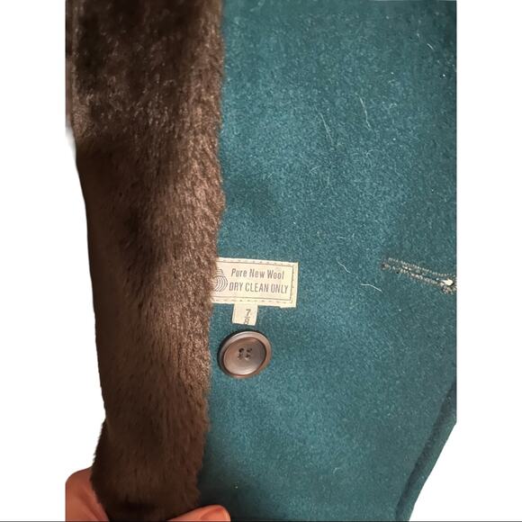 Vintage International Scene Dark Green 100% Wool Coat w/ Faux Fur Lining - Picture 4 of 6